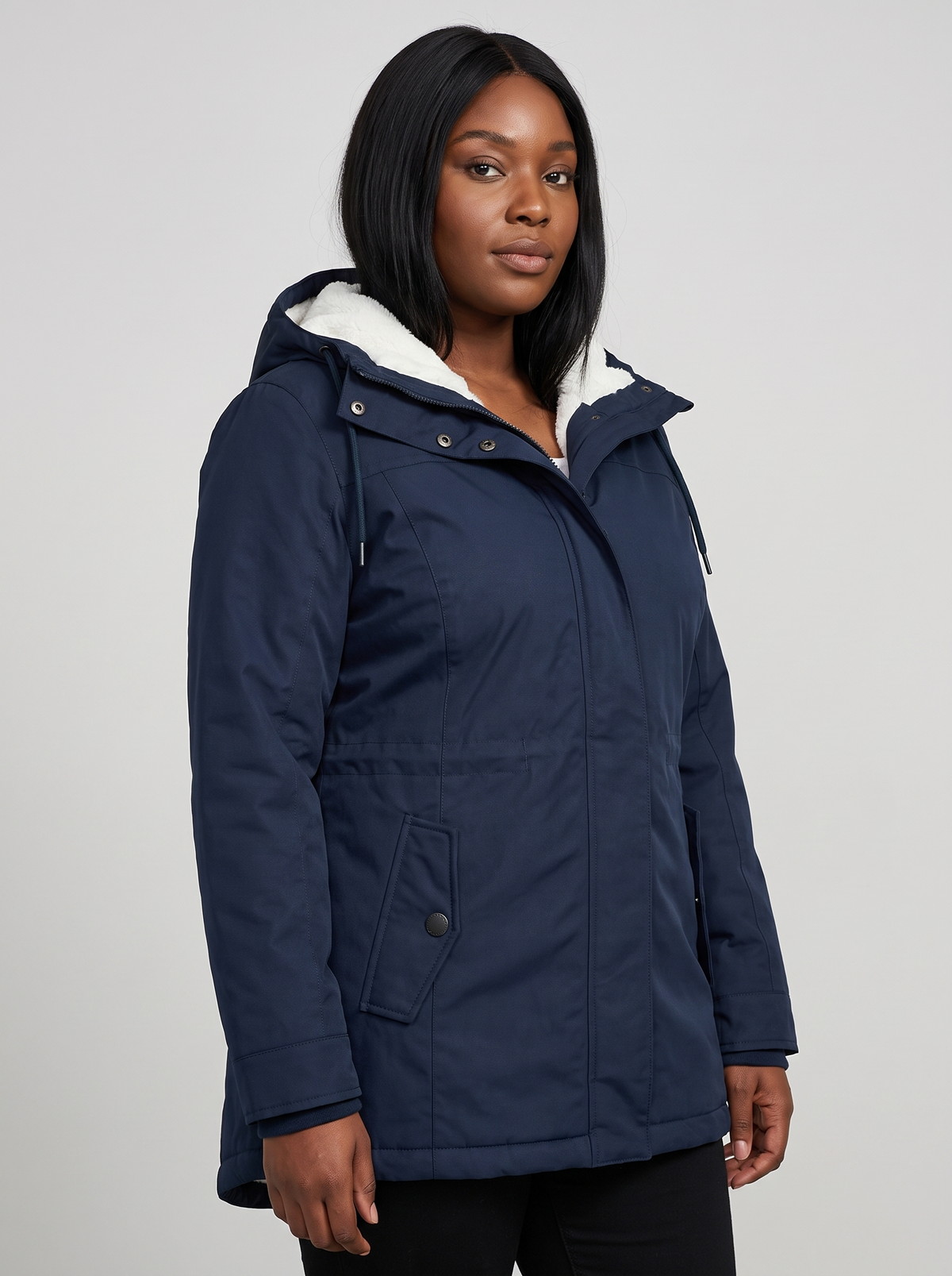 Maggie Lange Winterparka met Capuchon en Teddyvoering – Marineblauw (detail)