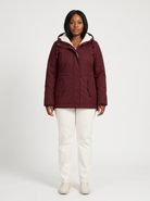 Maggie Lange Winterparka met Capuchon en Teddyvoering – Wijnrood