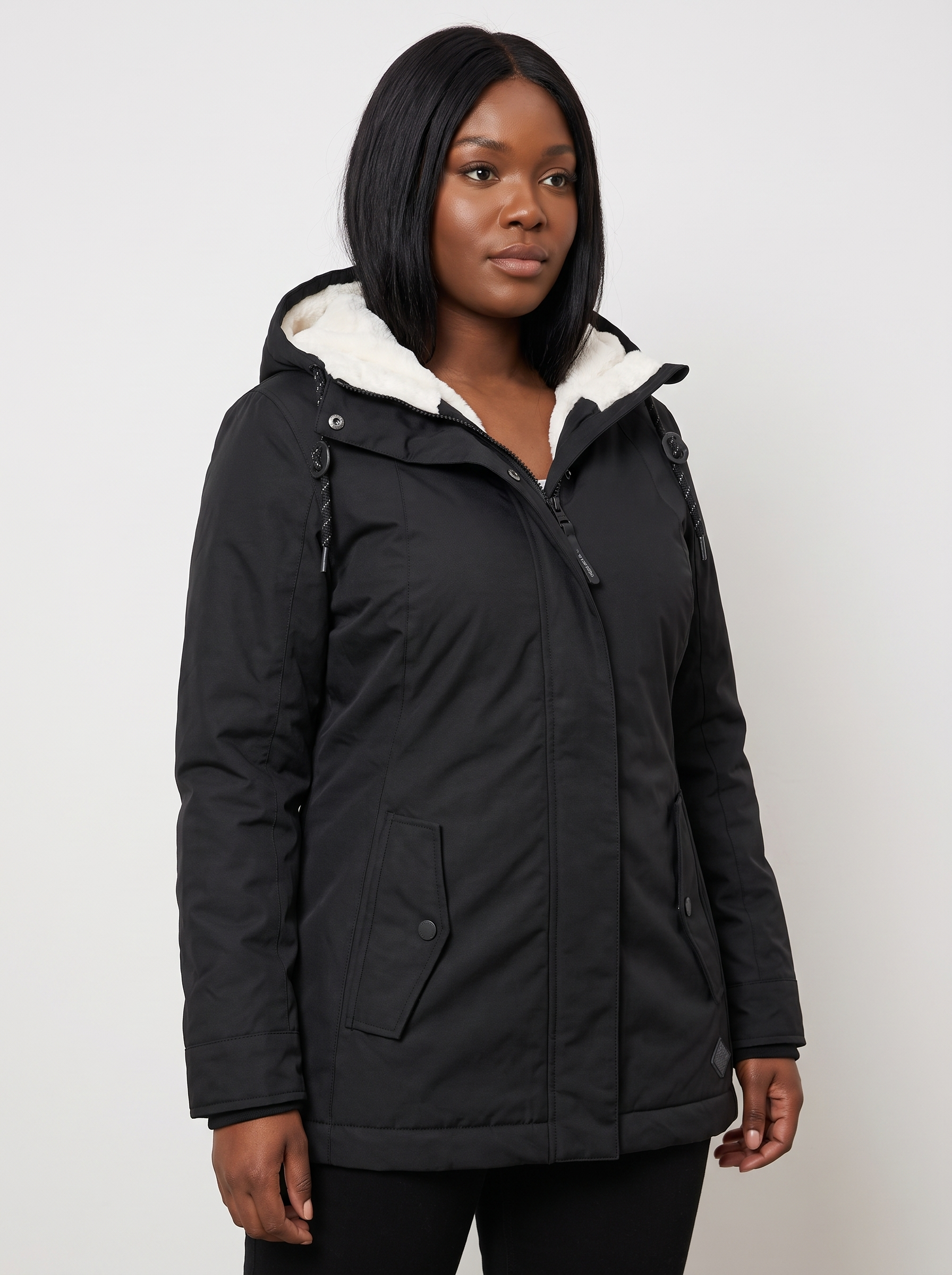 Maggie Lange Winterparka met Capuchon en Teddyvoering – Zwart (detail)