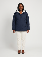 Maggie Lange Winterparka met Capuchon en Teddyvoering – Marineblauw