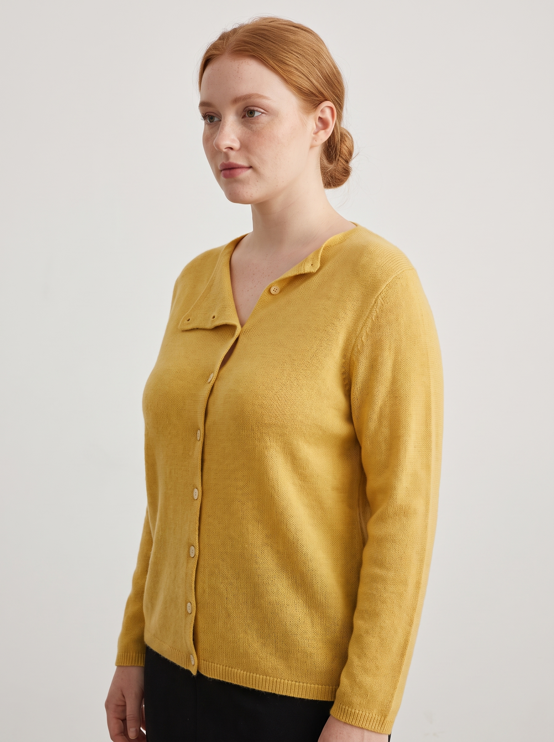 Gebreide Dames Cardigan met Knoopsluiting en Zachte Pasvorm – Geel (detail)